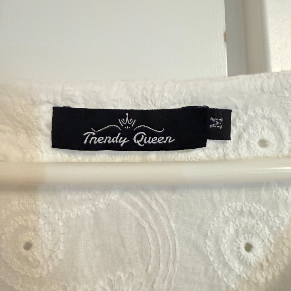 White Eyelet Top Tie Front Scalloped Trim 100% Cotton M - Picture 3 of 5